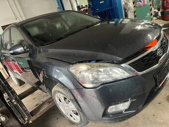 Rozpredám na diely Kia Ceed I benzín diesel automat manuál