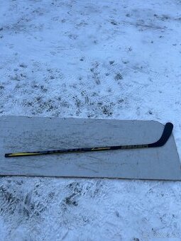 Hokejka BAUER Supreme (ľavá ruka dole)