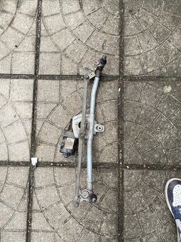 Motorček stieračov golf 4