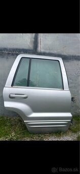 Zadné dvere jeep grand cherokee