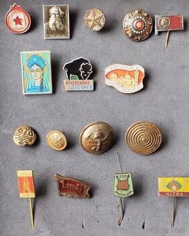 Odznaky a gombíky