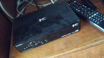 Sateliný príjmač + karta skylink predplatné do 14.8.2026