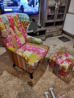 PREDÁM KRESLO S TABURETKOU