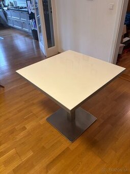 Predám jedálenský stôl