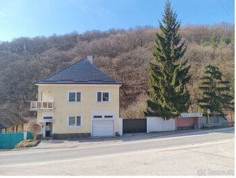 RODINNÝ DOM s POZEMOK 1113 m2 15 KM OD PIEŠŤAN - VOĽNÝ