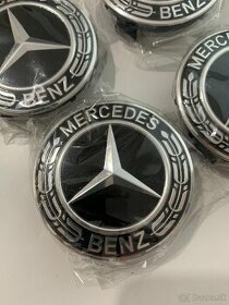 Mercedes Benz stredové krytky cierna