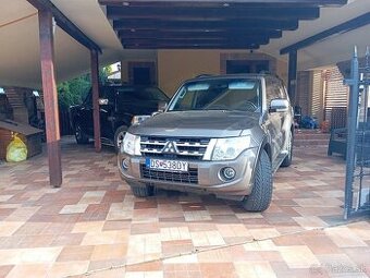 Mitsubishi pajero