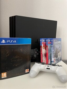 Sony PlayStation 4 (PS4)+ 15 hier + 2 ovládače