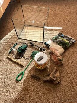 Akvarium 20L s doplnkami