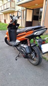 Skúter 125