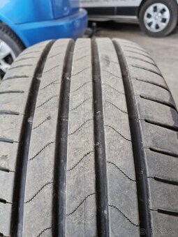 Pneu 225/55 r18