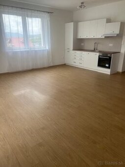 🏠 Prenájom – nový 2‑izbový byt v Lokci