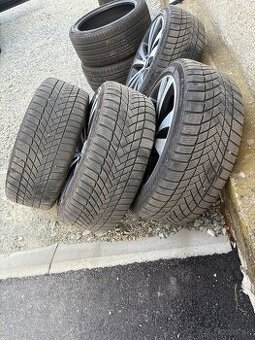 235/40 R18 ZIMNE DOT 1724