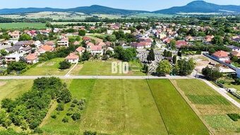 Stavebný pozemok / 956m2 / Výčapy-Opatovce