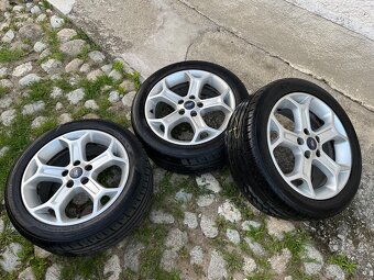 Ford 5x108 235/45R17