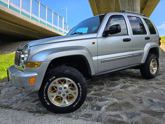 Jeep Cherokee 2,8CRD /120kw A/T facelift //BEZ KOROZIE //