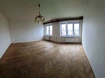 CENTRUM MESTA - 3 izbový byt 79 m2 IHNE´D voľný