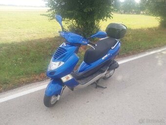 Predam skuter kymco b&w 50 2t vodou chladený veľmi živý