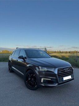 Audi Q7 E-tron 3.0TDI S-line  quattro