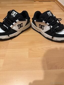 DC shoes