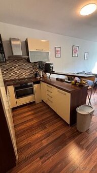 REZERVOVANÉ - Kuchyňa s plne funkčnými spotrebičmi