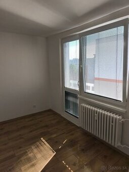 Na predaj: priestranný 1-izbový byt  – Žiar