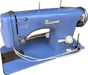 Minerva - šľapací šijací stroj