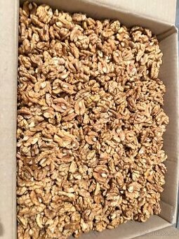 Predám lúpané vlašské orechy nové 2025