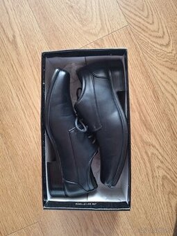 chlapčenské spoločenské topánky č 36