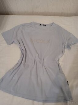 Predám krabicu oblečenia a topánok. - 1