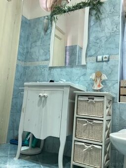 Kúpeľňový nábytok