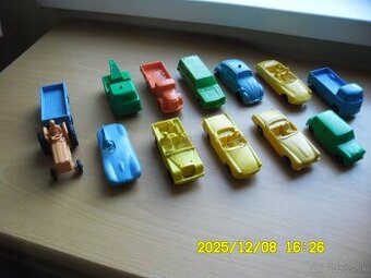 Stare hračky autička