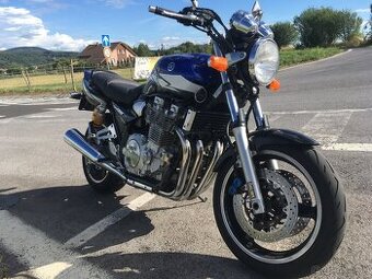 YAMAHA XJR 1300