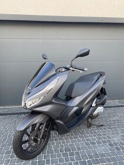 HONDA PCX 125 - najeto 734 km