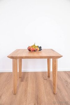 Konferenčný stolík