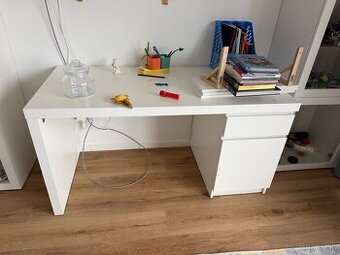 Pracovny stol Ikea Malm