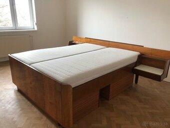Predam masivnu “retro” postel