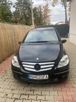 B200