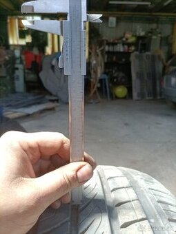 Letné gumy 275 40 r20 - 1