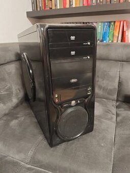 PC // i7-7700, 12GB DDR4, 180GB Intel SSD + 500GB WD HDD