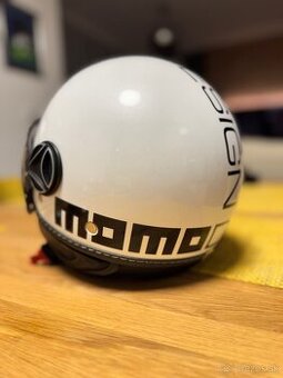 prilba momo