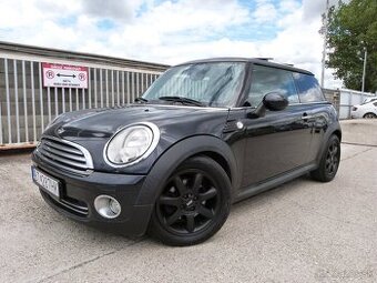 Mini One 1,4i 70kW M6 panoráma