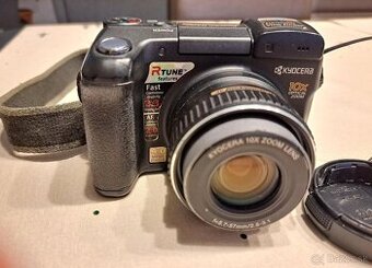 Starší digitálny fotoaparát Kyocera Finecam M410R