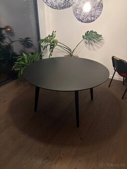 Jedálenský stôl 140cm kruh - čierny dub