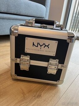 NYX kozmetický kufrík