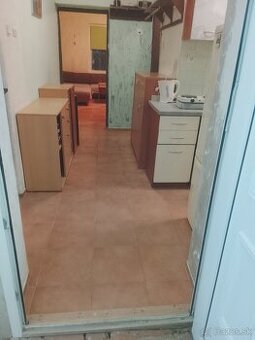 prenájom  sam. časti rodin.domu v Ivanke pri Dunaji