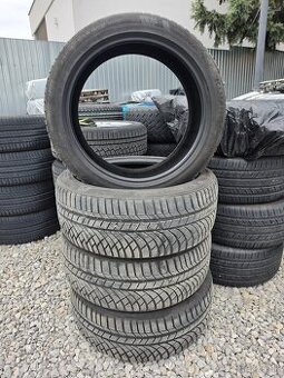 235/45 R19 99V M+S KUMHO Wintercraft WP72