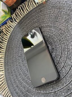 Apple iPhone SE 2