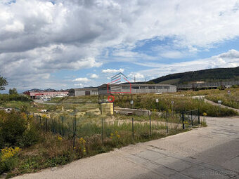 Na predaj priemyselný pozemok 11.264 m2,  Dubnica n/V