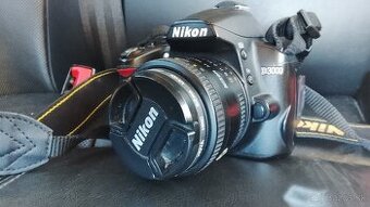 Nikon D3000